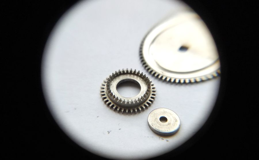 The substantial crown wheel of the winding mechanism