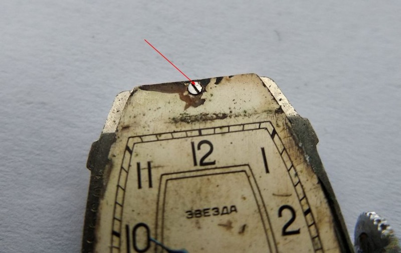 Dial mounting screws location
