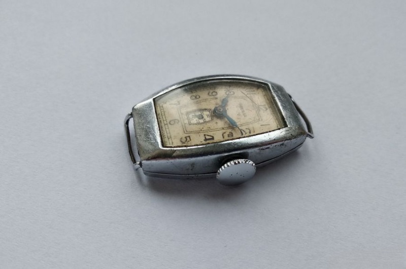 Zvezda watch top-down view