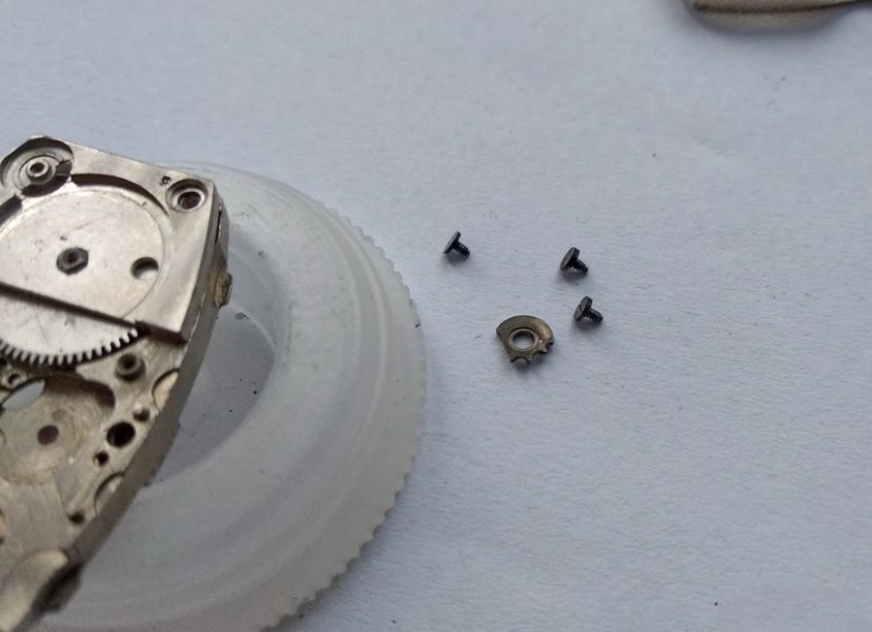 Removing barrel click mechanism