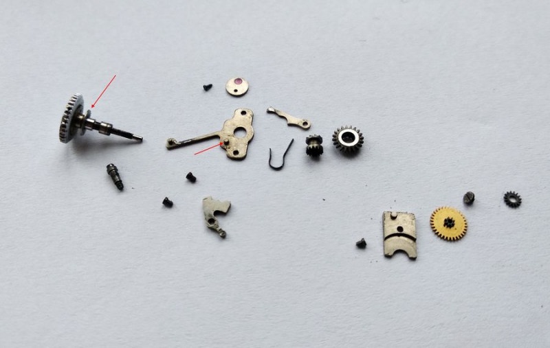Disassembled keyless works showing stem shoulder