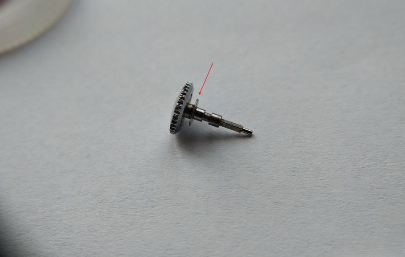 Winding stem shoulder detail for dust protection