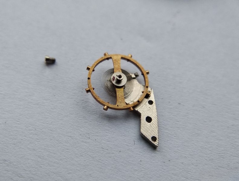 Breguet overcoil hairspring on balance assembly