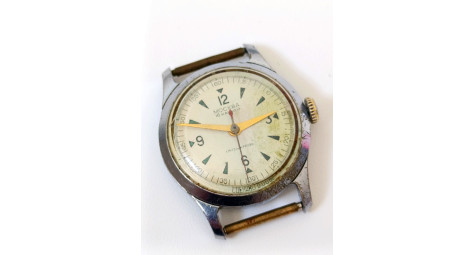 The Hunchback: Inside the 1MChZ Caliber 2608, a Central-Seconds Cousin of the Pobeda 2602