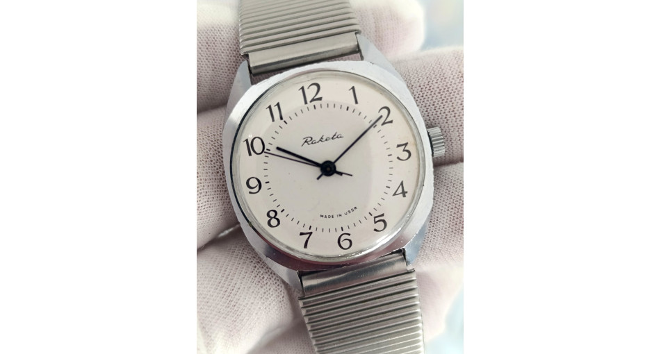 The Raketa 2609.NA: Servicing the Flat Russia, a Caliber Built to Outlast Its Owners