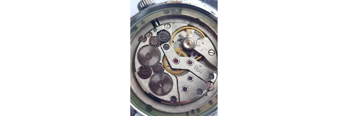 The Hidden Quality of Slava 2428: Non-Functional Jewels and Pre-1980 Excellence