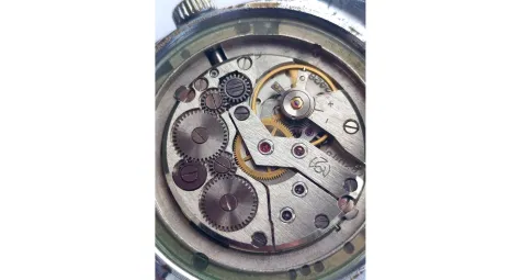 The Hidden Quality of Slava 2428: Non-Functional Jewels and Pre-1980 Excellence