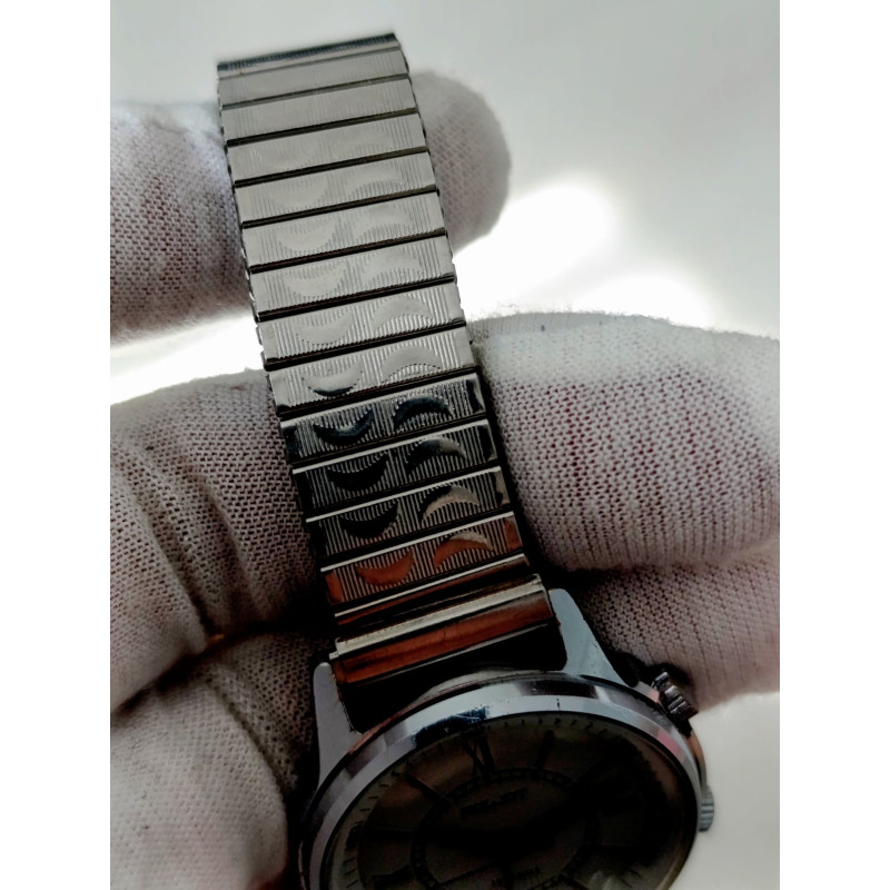 Vintage Poljot Mechanical Alarm Watch USSR 1980s 18 Jewels Vintage Poljot Mechanical Alarm Watch USSR 1980s 18 Jewels