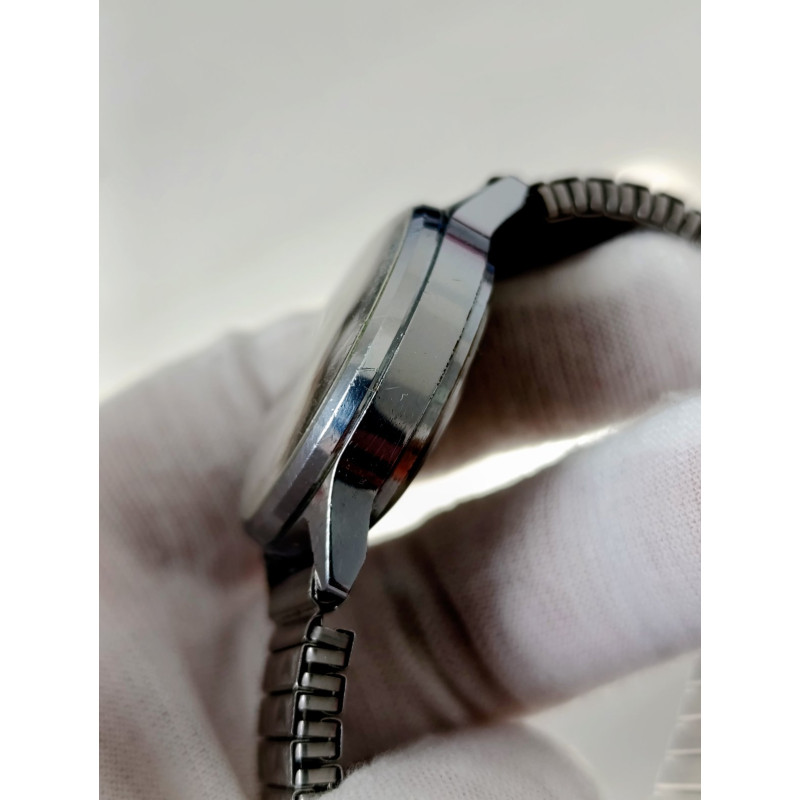 Vintage Poljot Mechanical Alarm Watch USSR 1980s 18 Jewels Vintage Poljot Mechanical Alarm Watch USSR 1980s 18 Jewels