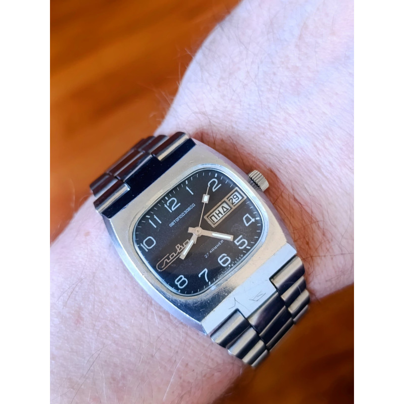 Slava Tank Rare Vintage Men's Automatic Wristwatch Made in USSR 1980s Slava Tank Rare Vintage Men's Automatic Wristwatch Made in USSR 1980s