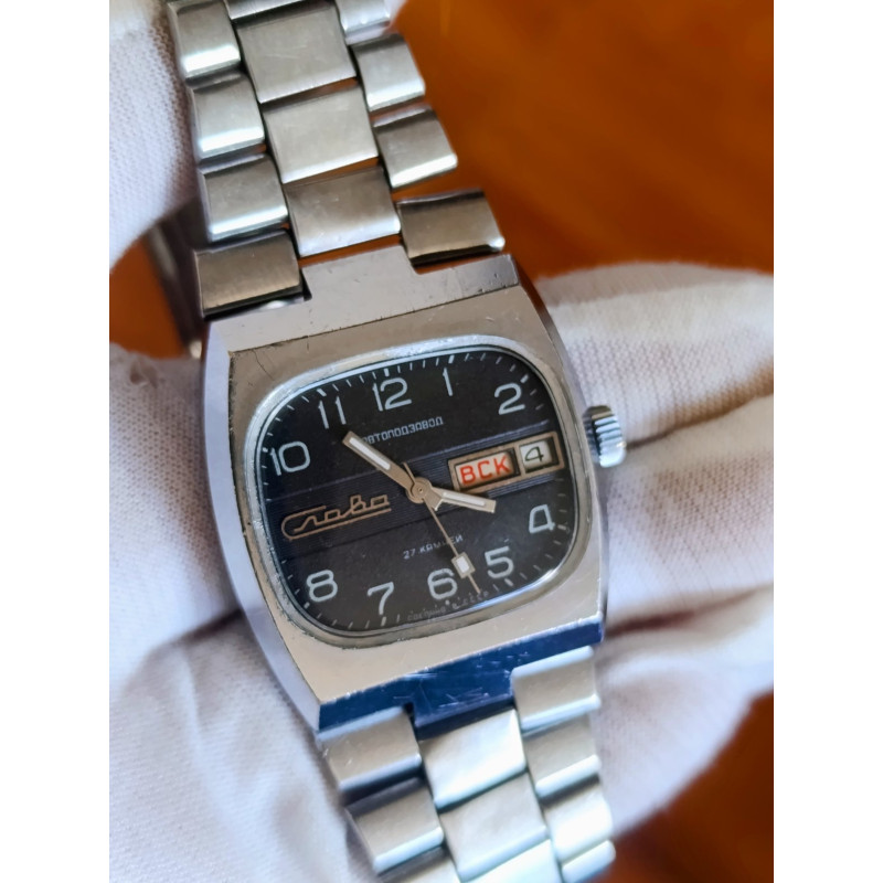 Slava Tank Rare Vintage Men's Automatic Wristwatch Made in USSR 1980s Slava Tank Rare Vintage Men's Automatic Wristwatch Made in USSR 1980s