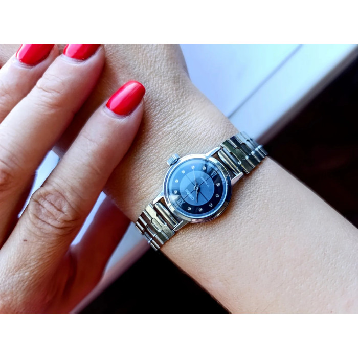 Slava Cal. 1601 USSR Women's Wristwatch 1980s 17 Jewels Mechanical NOS