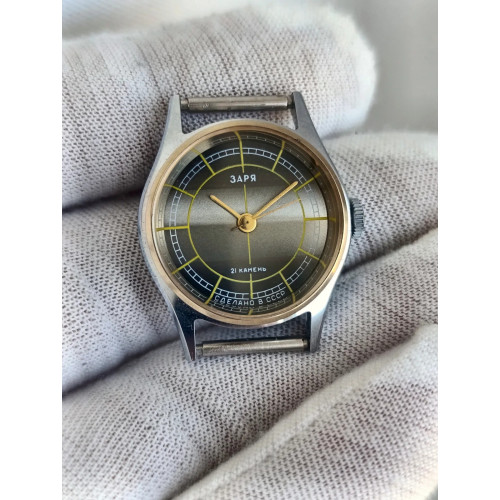 Zaria 2009B USSR Women's Wristwatch, 1980s NOS Mechanical 21 Jewels