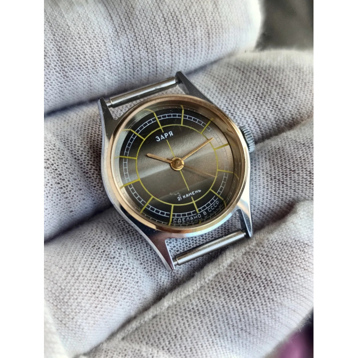 Zaria 2009B USSR Women's Wristwatch, 1980s NOS Mechanical 21 Jewels