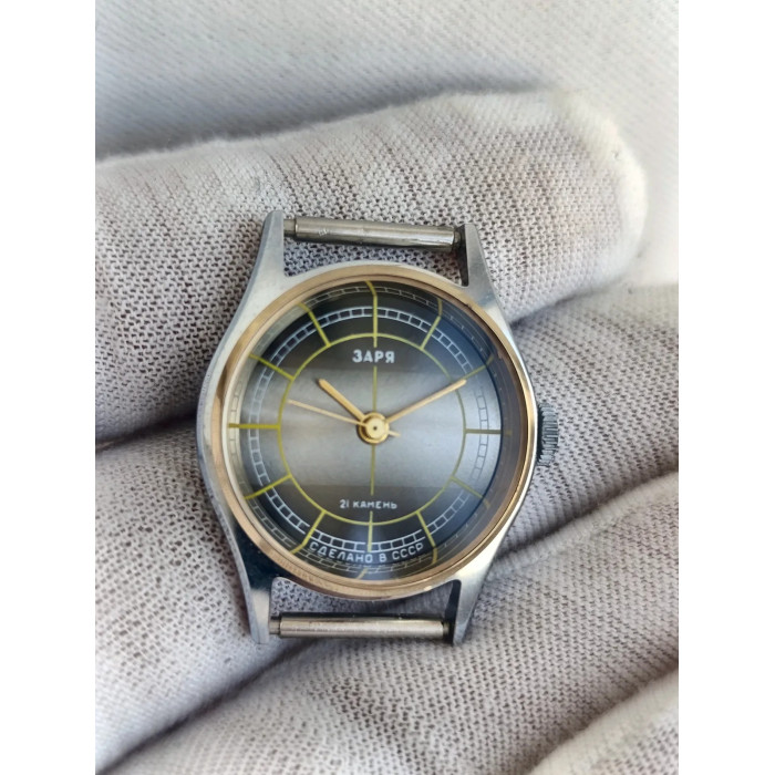 Zaria 2009B USSR Women's Wristwatch, 1980s NOS Mechanical 21 Jewels