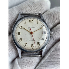 Vostok 2214 Soviet Men's Wristwatch 1970s 18 Jewels Mechanical