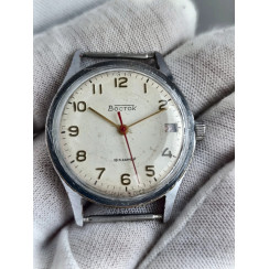 Vostok 2214 Soviet Men's Wristwatch 1970s 18 Jewels Mechanical