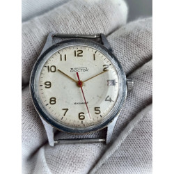 Vostok 2214 Soviet Men's Wristwatch 1970s 18 Jewels Mechanical