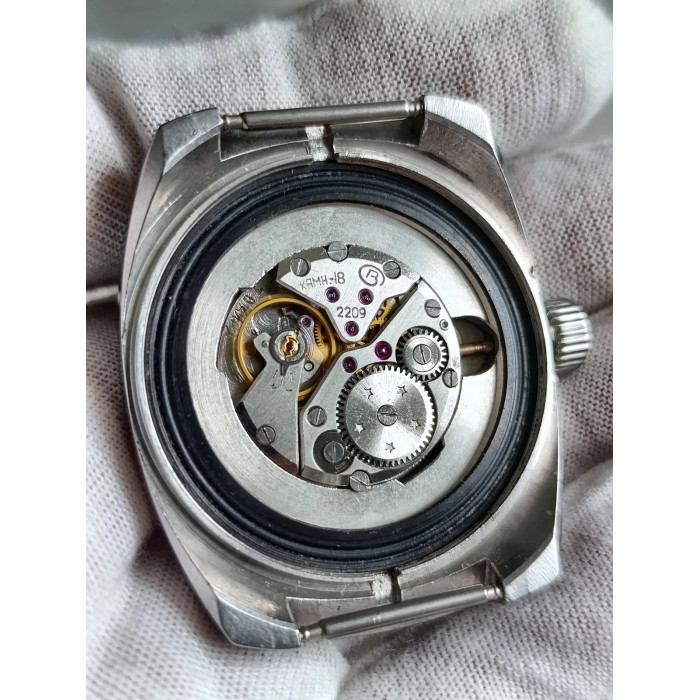 Vostok Amphibia Cal. 2209 USSR 1980s Men's Mechanical Wristwatch 18 Jewels