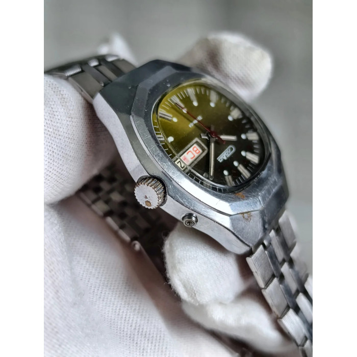 Slava 2428 USSR Men's Mechanical Wristwatch, 1980s, 26 Jewels