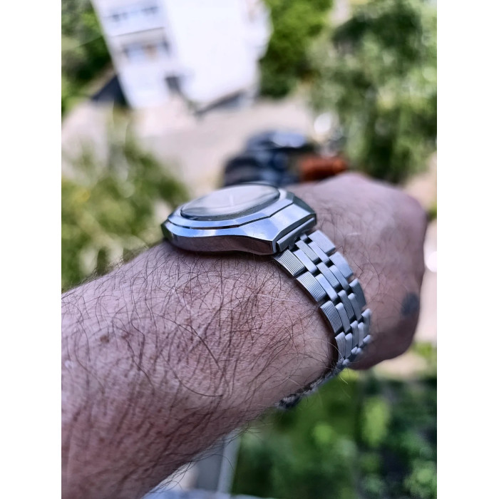 Slava 2428 USSR Men's Mechanical Wristwatch, 1980s, 26 Jewels