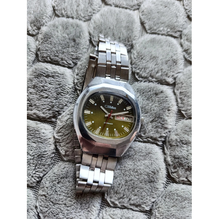 Slava 2428 USSR Men's Mechanical Wristwatch, 1980s, 26 Jewels
