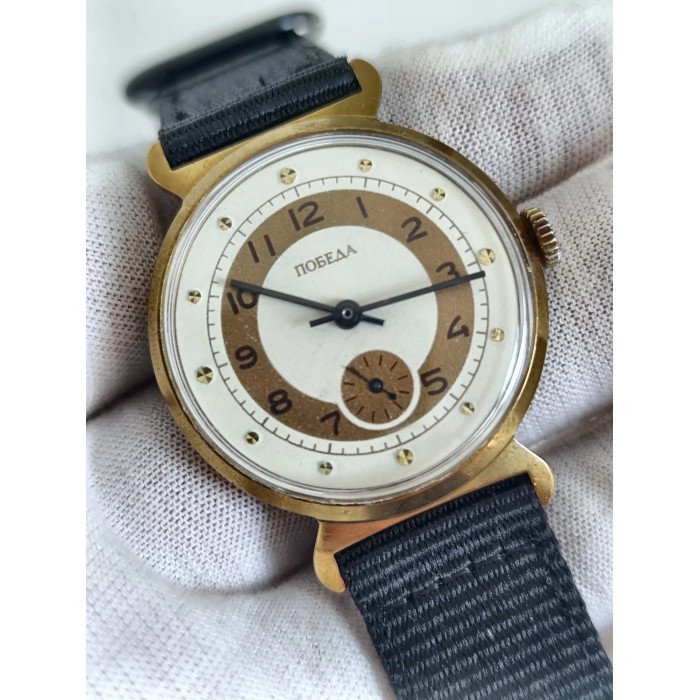 Pobeda Cal. 2602 USSR 1980s Men's Mechanical Wristwatch 15 Jewels