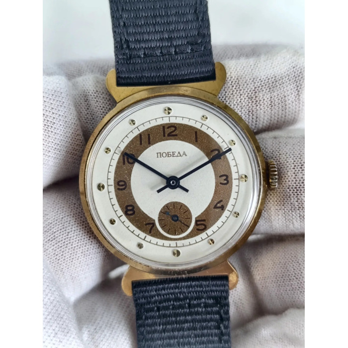 Pobeda Cal. 2602 USSR 1980s Men's Mechanical Wristwatch 15 Jewels