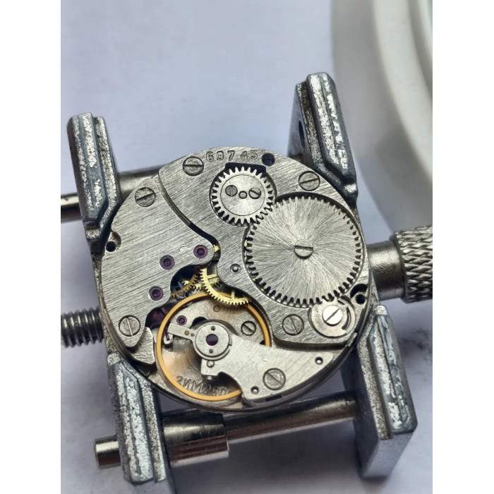 Pobeda Cal. 2602 USSR 1980s Men's Mechanical Wristwatch 15 Jewels