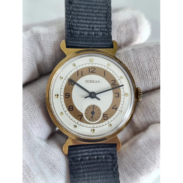Pobeda Cal. 2602 USSR 1980s Men's Mechanical Wristwatch 15 Jewels