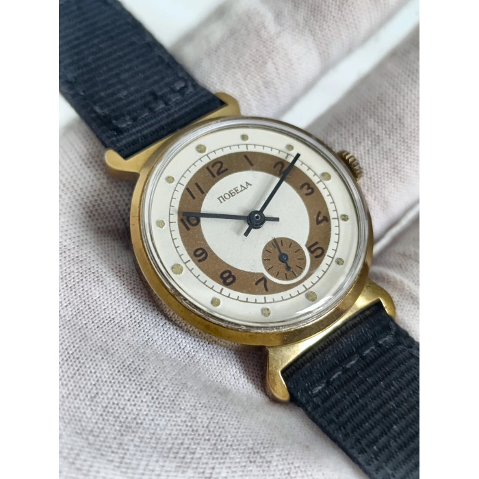 Pobeda Cal. 2602 USSR 1980s Men's Mechanical Wristwatch 15 Jewels
