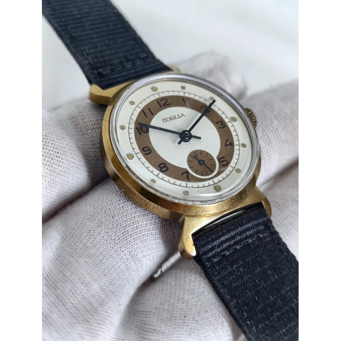 Pobeda Cal. 2602 USSR 1980s Men's Mechanical Wristwatch 15 Jewels