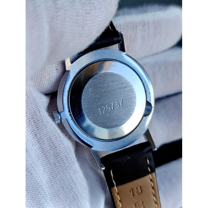 Vintage Luch Soviet Watch Cal. 2209 23 Jewels Ultra Thin Mechanical USSR 1980s