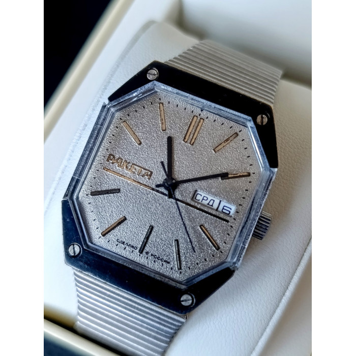Vintage Raketa Star Wars Mechanical Watch – Russian Day-Date Wristwatch 1990s