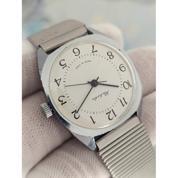 Vintage Raketa 621094 USSR Mechanical Watch – 1980s Petrodvorets Fully Serviced