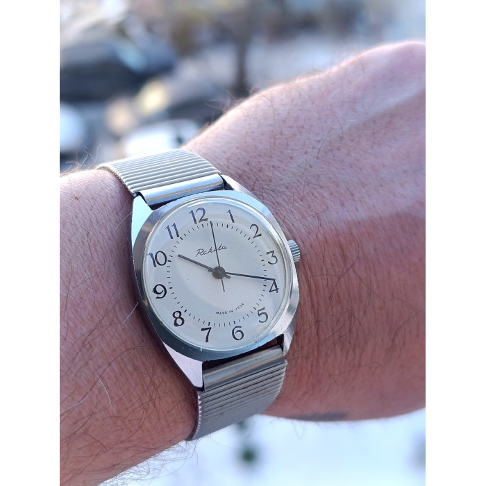 Vintage Raketa 621094 USSR Mechanical Watch – 1980s Petrodvorets Fully Serviced