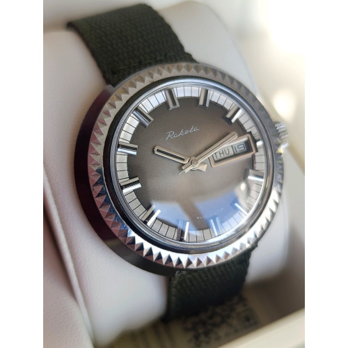 Raketa UFO Vintage Soviet Watch 2628H Day Date 1980s