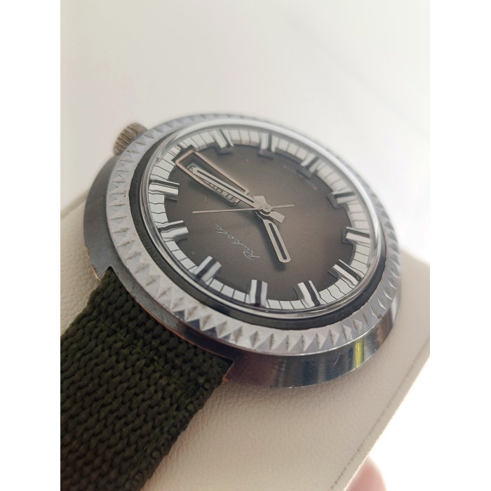 Raketa UFO Vintage Soviet Watch 2628H Day Date 1980s