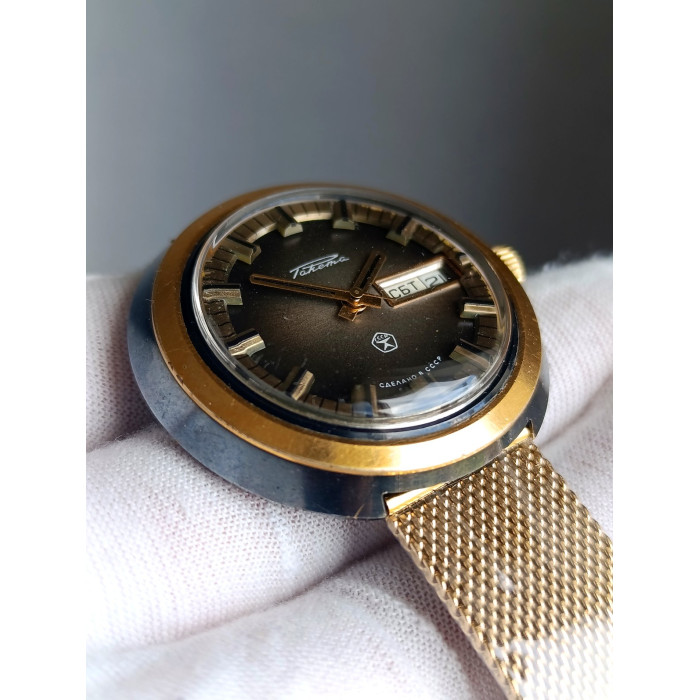 Vintage Raketa UFO Watch 2628H Gold Dial Day Date USSR 1980s