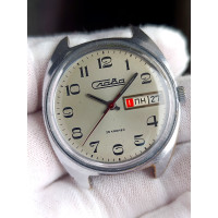 Slava 2428 Mechanical Watch 1980s – Soviet Triple Calendar, 26 Jewels