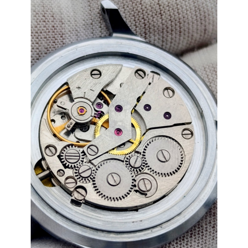 Slava 210th Flight Squadron Aviation Watch — Mechanical Caliber 2414 Russia, Circa 1993–1994 Slava 210th Flight Squadron Aviation Watch — Mechanical Caliber 2414 Russia, Circa 1993–1994