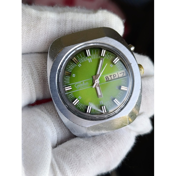 Slava Automatic Watch 27 Jewels 2427 USSR Vintage Green Dial 1980s