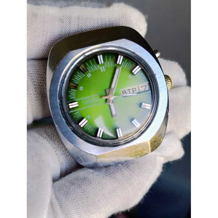 Slava Automatic Watch 27 Jewels 2427 USSR Vintage Green Dial 1980s
