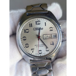 Vintage Slava Automatic Watch 2427 27 Jewels Soviet USSR Day Date