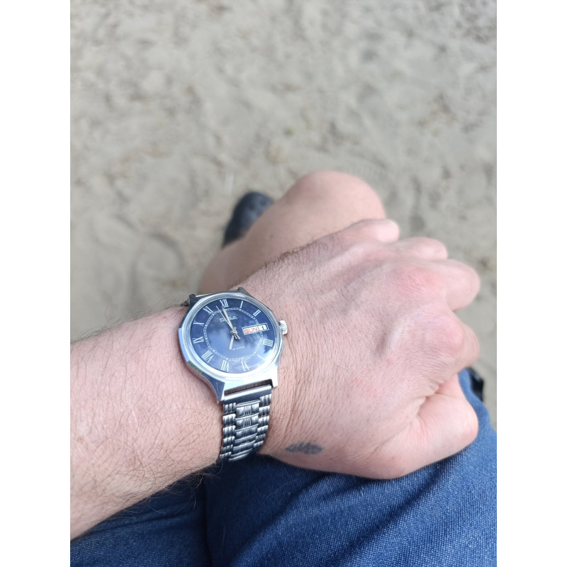 Vintage Slava Soviet Mechanical Watch — Caliber 2428, 26 Jewels, Day-Date Vintage Slava Soviet Mechanical Watch — Caliber 2428, 26 Jewels, Day-Date