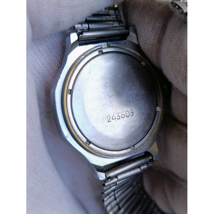 Vintage Slava Soviet Mechanical Watch — Caliber 2428, 26 Jewels, Day-Date