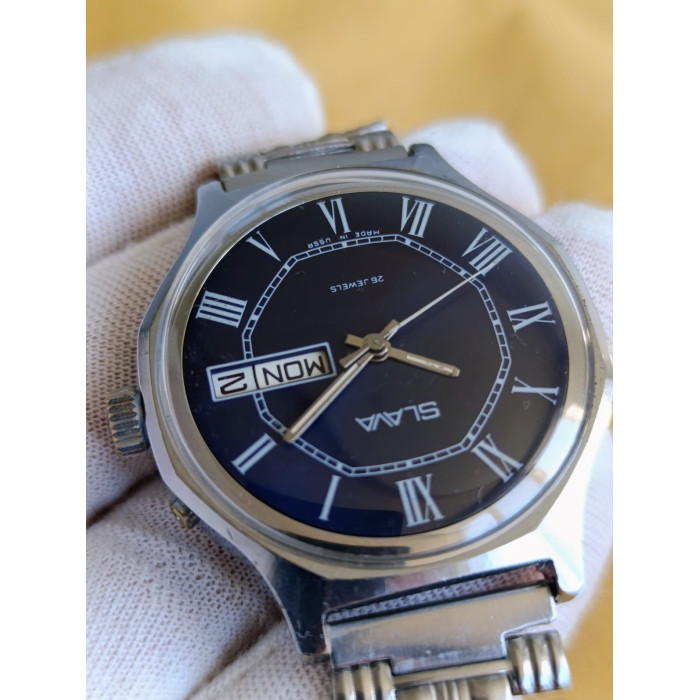 Vintage Slava Soviet Mechanical Watch — Caliber 2428, 26 Jewels, Day-Date