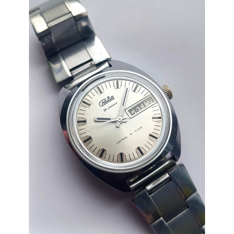 Vintage Soviet Watch Slava Cal 2428 26jewels Made in USSR 2 Moscow Watch Factory Vintage Soviet Watch Slava Cal 2428 26jewels Made in USSR 2 Moscow Watch Factory