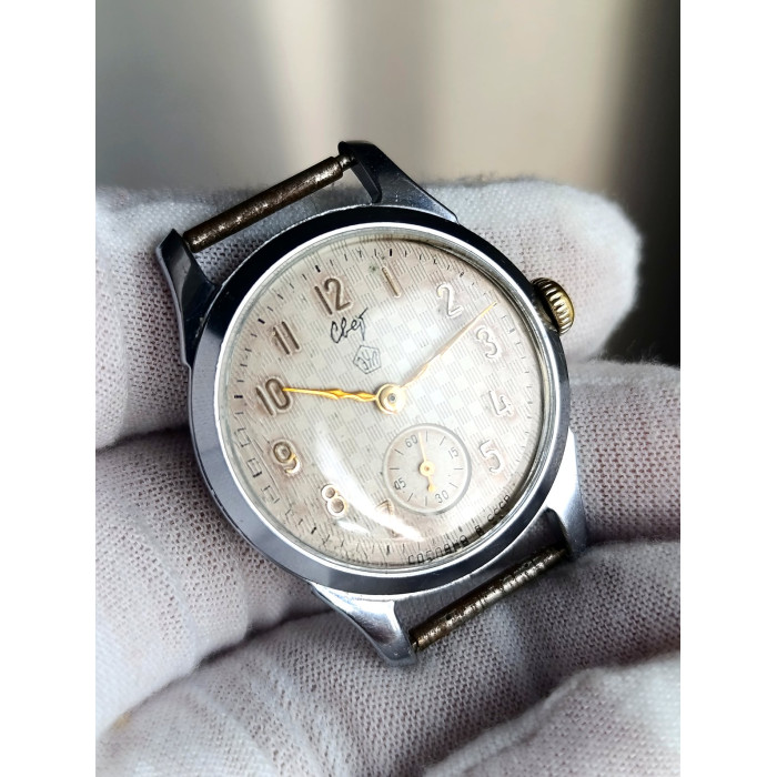 Vintage Soviet Watch Svet Cal. 2603 (16 Jewels) – Cream Textured Dial