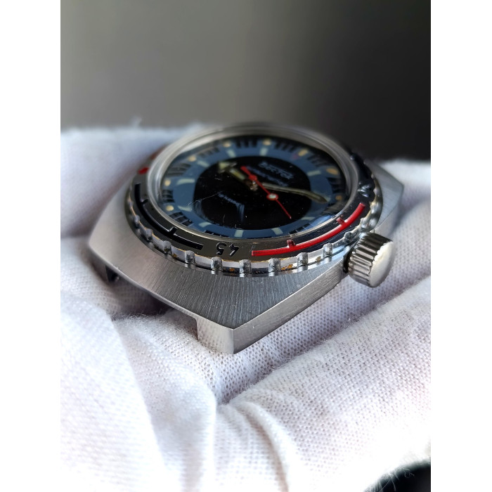Vintage Soviet Diver Watch Vostok Amphibia Caliber 2209 USSR 1986